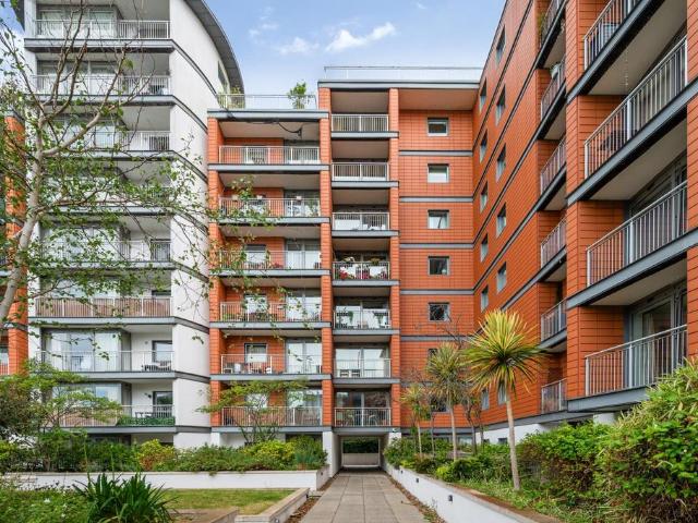 Flat for sale in London Borough of Hounslow, Isle Of Man