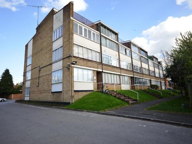 Flat for sale in Lewsey Farm, Luton