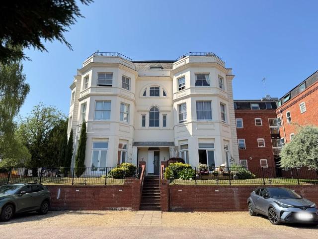 Flat for sale in Ladyes Hills, Green Close