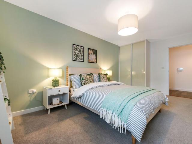 Flat for sale in Oad Street, Kent
