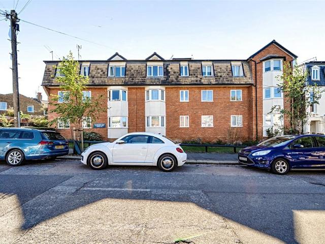 Flat for sale in London Borough of Barnet, Greater London