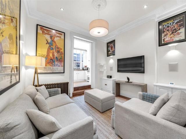 Flat for sale in Paddington, Greater London