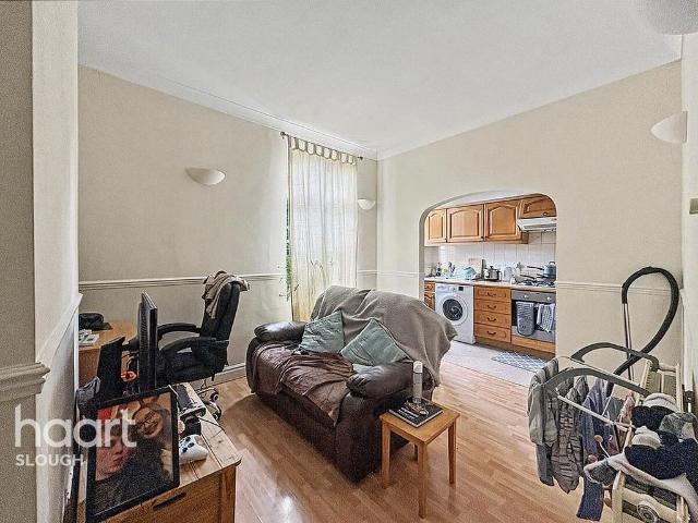 Flat for sale in Slough