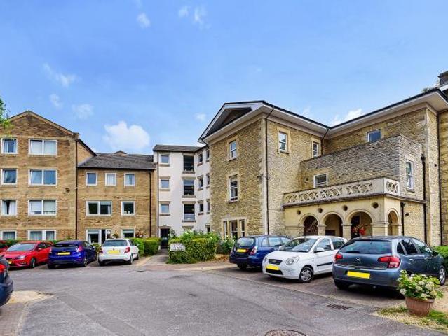 Flat for sale in Evershot, Oxfordshire