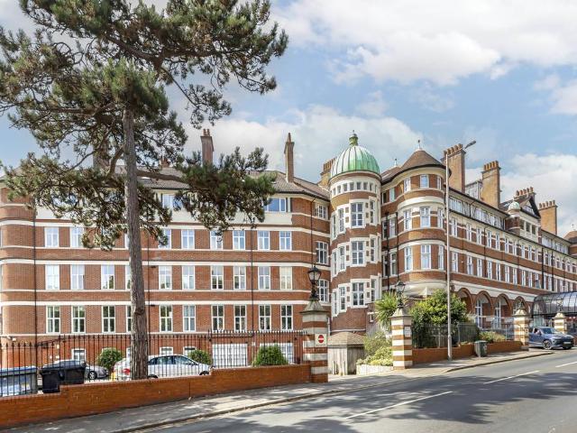 Flat for sale in Boscombe, Bournemouth