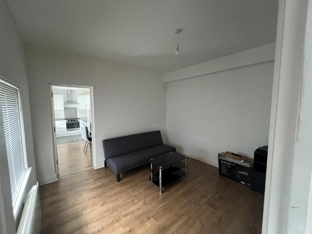 Flat for sale in Highfields, Old Wharf