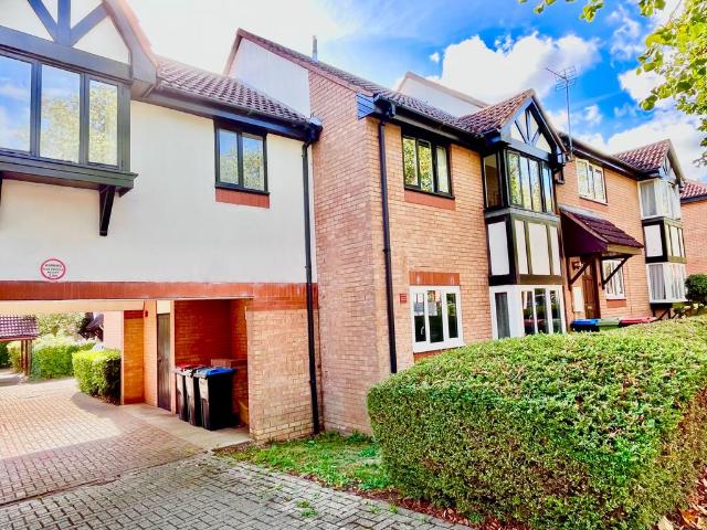 Flat for sale in Bletchley, Milton Keynes