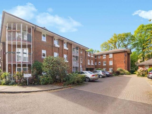 Flat for sale in Greater London