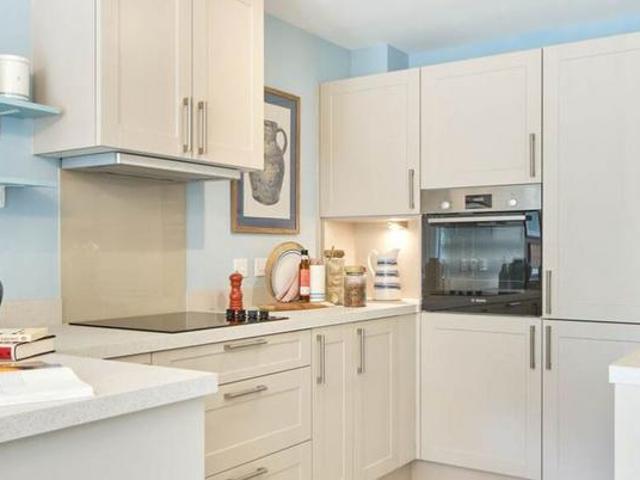 Flat for sale in Bolton Low Houses, Hampshire