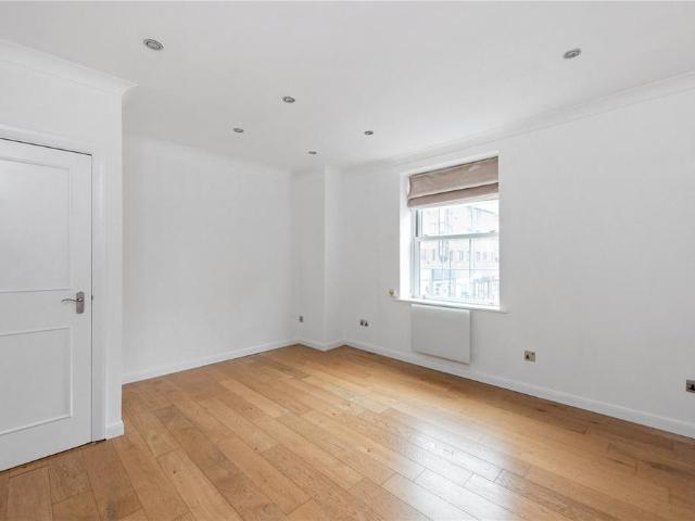 Flat for sale in Spitalfields, Whitechapel