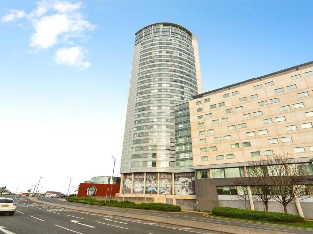 Flat for sale in Calderstones
