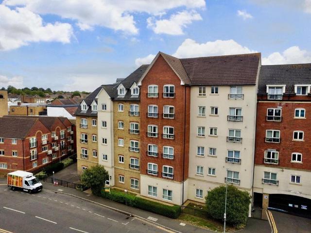 Flat for sale in Semilong, Northampton