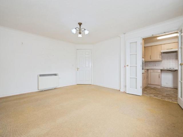 Flat for sale in Eastleigh, Helford