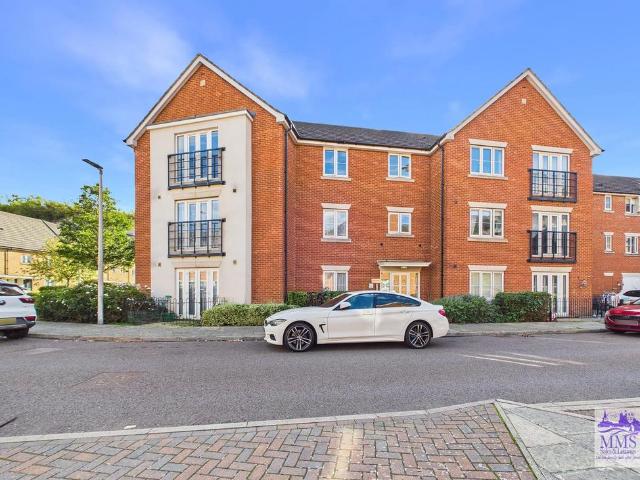 Flat for sale in Strood, Medway