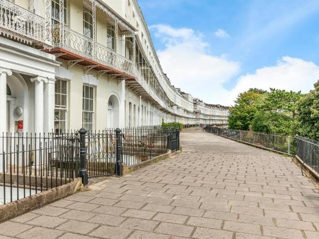 Flat for sale in Hotwells, Feckenham