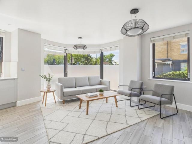Flat for sale in Clewer Village, Windsor