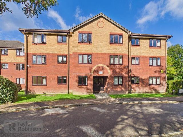 Flat for sale in Northgate, Glynde