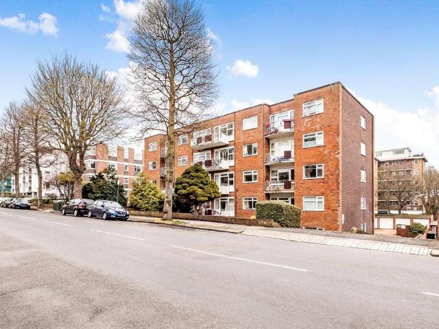 Flat for sale in Brunswick