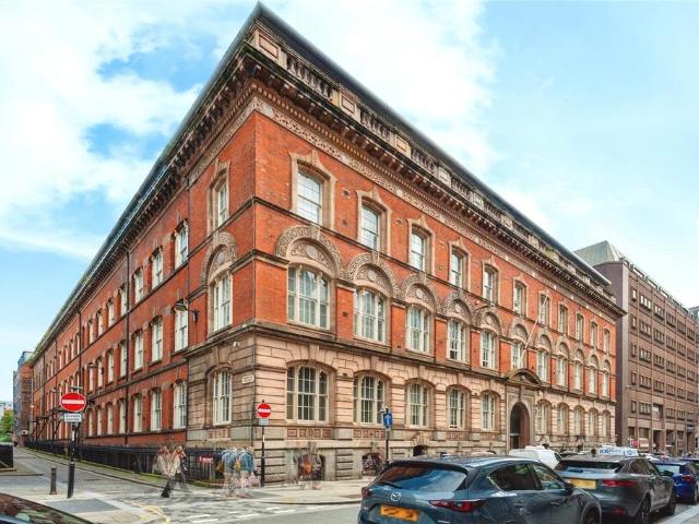 Flat for sale in Calderstones