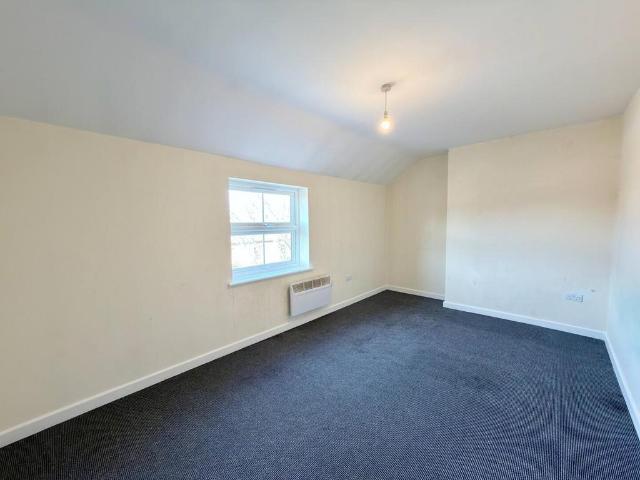 Flat for sale in Ermine, Brayford