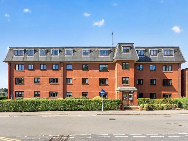 Flat for sale in Leisure Village, Kettering