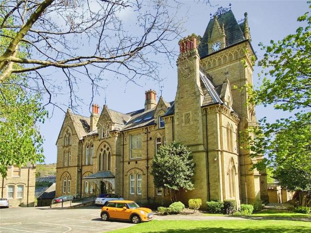 Flat for sale in Eightlands, Dewsbury