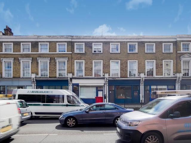 Flat for sale in Old Kent Road, Greater London