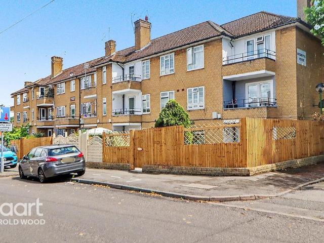 Flat for sale in Harold Hill, Greater London