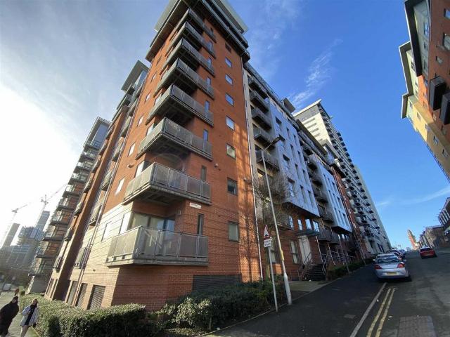 Flat for sale in Georgia, Greater Manchester