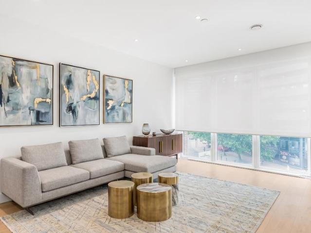 Flat for sale in Blackwall, Greater London