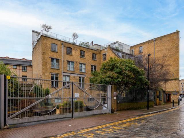 Flat for sale in St. George in the East, Whitechapel