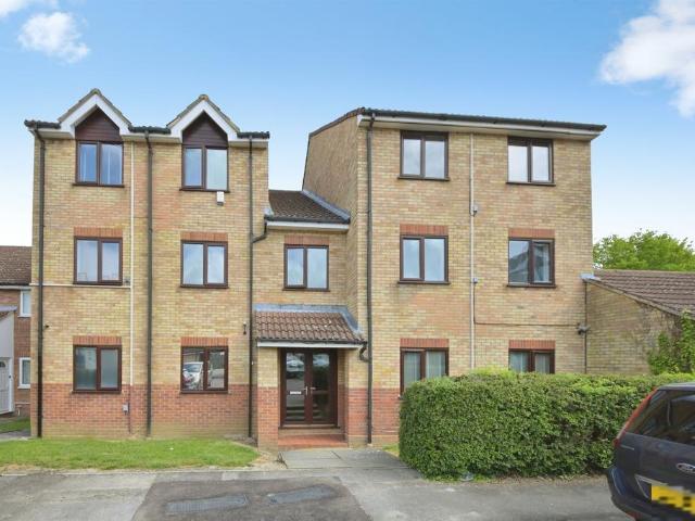 Flat for sale in Kingsmoor, Harlow