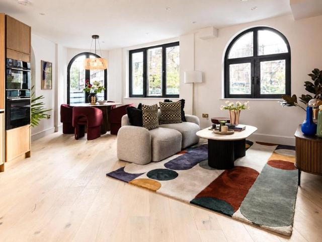 Flat for sale in Angel, Greater London