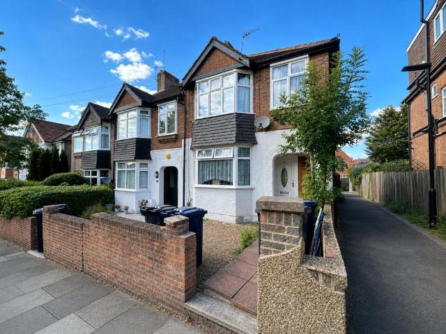 Flat for sale in London Borough of Ealing, Hanwell
