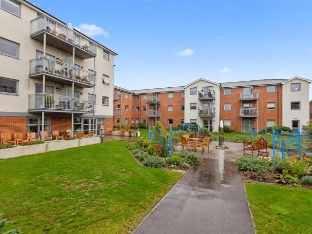 Flat for sale in Priest Down, Hampshire
