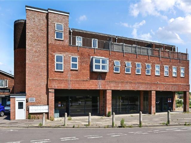 Flat for sale in Moulsham Green, Hart