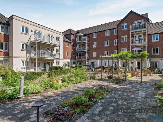 Flat for sale in Devizes, Wiltshire