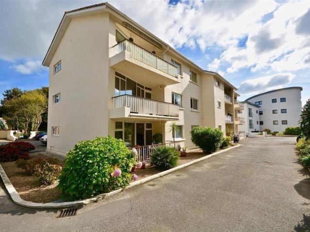 Flat for sale in St Helier, Greater London