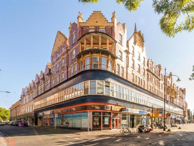 Flat for sale in Reading