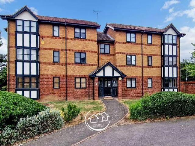 Flat for sale in Golders Green, Greater London