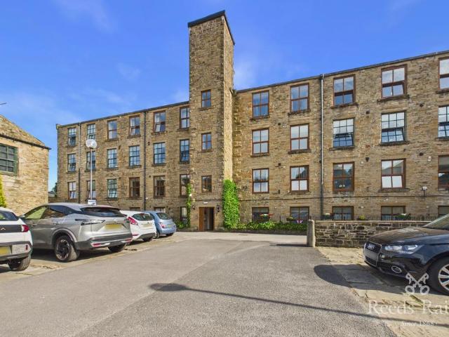 Flat for sale in Padiham, Burnley