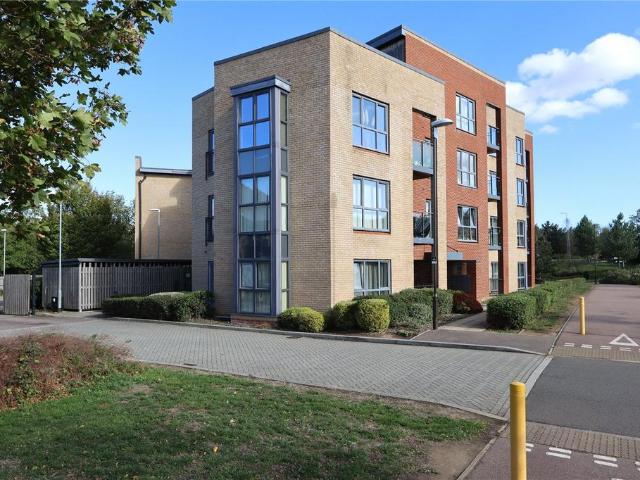Flat for sale in Oakgrove, Milton Keynes
