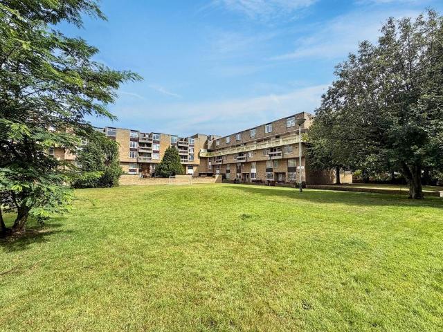 Flat for sale in Sulgrave, Washington