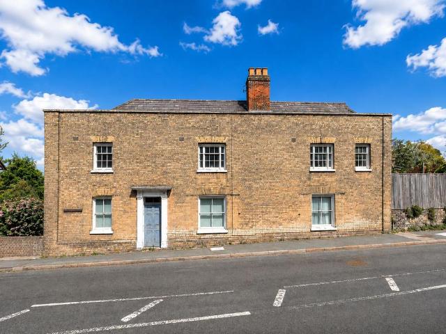 Flat for sale in Fordham Heath, Essex