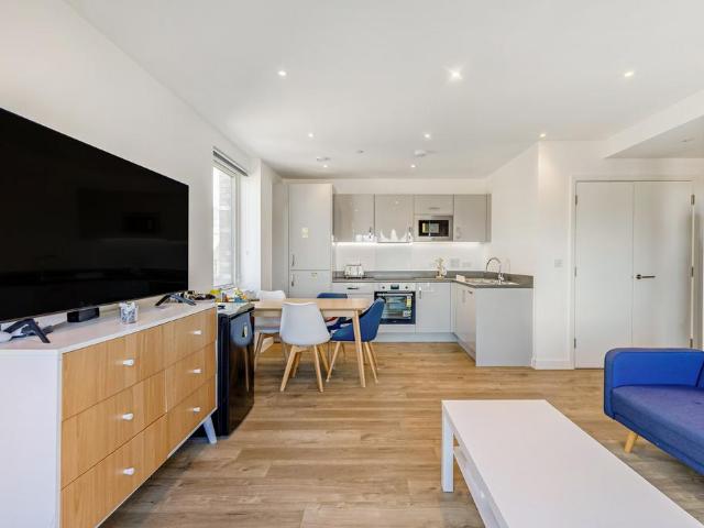 Flat for sale in Forest Gate, Greater London