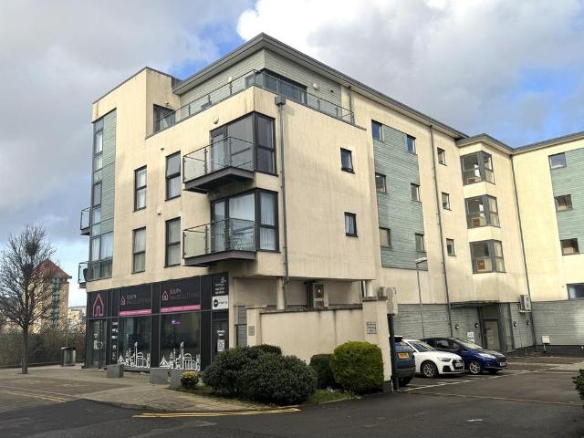 Flat for sale in SA1 Swansea Waterfront, Nangreaves