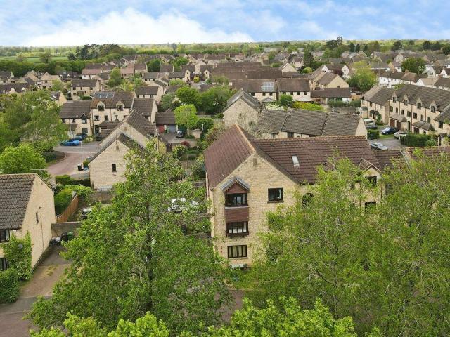 Flat for sale in Chesterton, Fossebridge