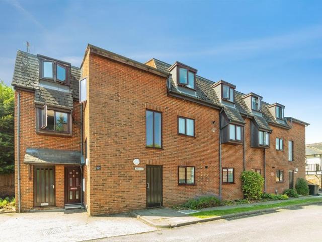 Flat for sale in Hertford, Colliers End
