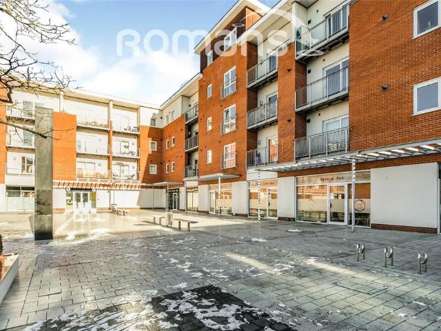 Flat for sale in Whitley, Reading