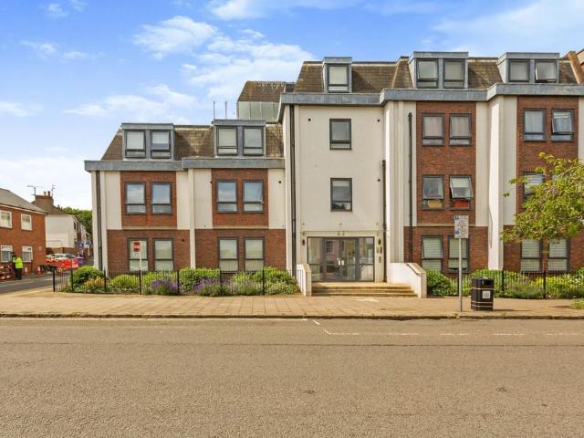 Flat for sale in Walton, Aylesbury